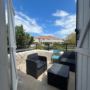 https://appartement-4-personnes-aeroport-marseille.aixenprovencehotels.org