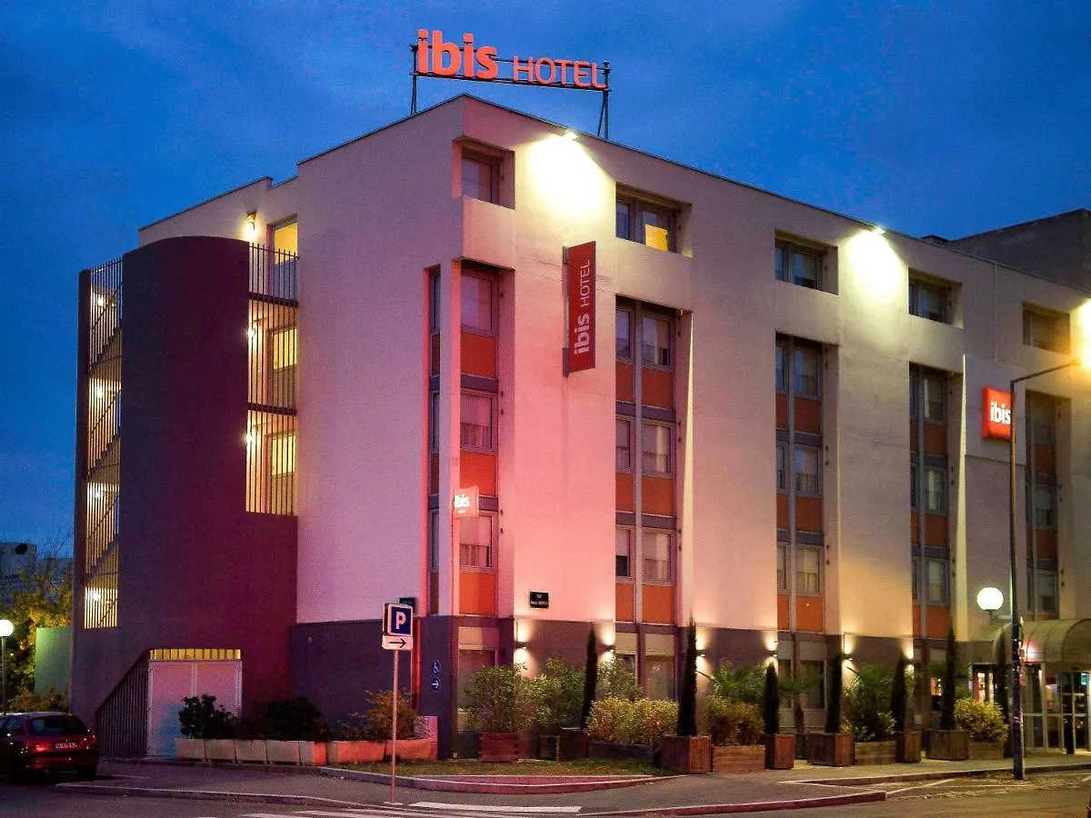 Ibis Lyon Gerland Merieux 3*,
